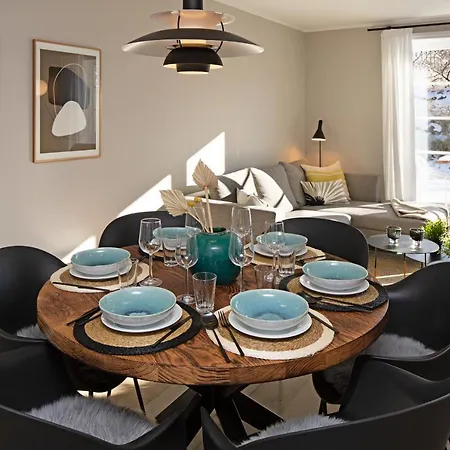 Haus No 7 *
