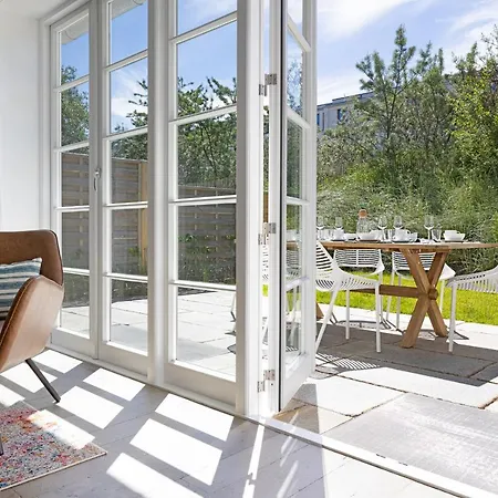 Haus No 7 *