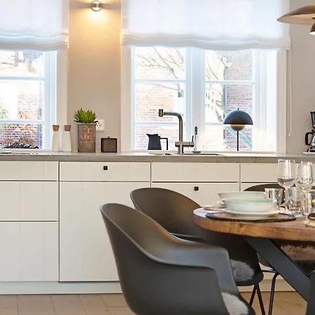 Haus No 7 List